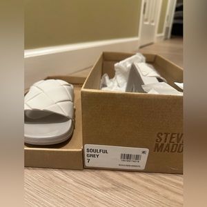 STEVE MADDEN SOULFUL GREY SLIDE WOMENS SHOE NEW IN BOX /tags !